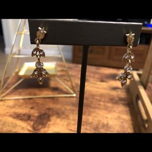 Downton in Gold. Gold and crystal floral drops.